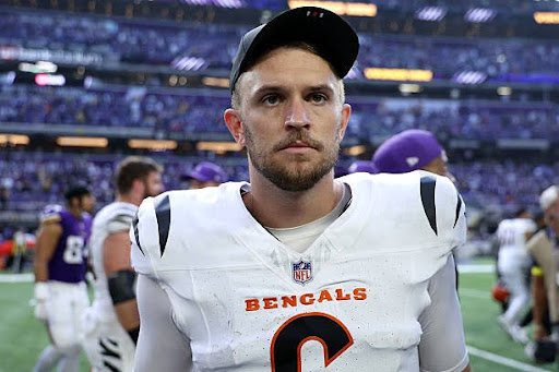MINNEAPOLIS, MINNESOTA - SEPTEMBER 21: Jake Browning #6 of the Cincinnati Bengals looks on after the game against the Minnesota Vikings at U.S. Bank Stadium on September 21, 2025 in Minneapolis, Minnesota. (Photo by David Berding/Getty Images)