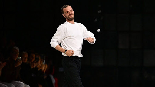 Designer Matthieu Blazy walks the runway of the Bottega Veneta show during the Milan Fashion Week Womenswear Spring/Summer 2024 on September 23, 2023 in Milan. (Photo by GABRIEL BOUYS / AFP) / "(Photo by GABRIEL BOUYS/AFP via Getty Images)