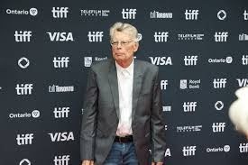 This photo shows Stephen King at an award ceremony.