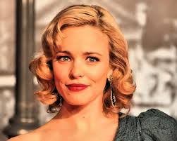 This photo shows Rachel McAdams at a Berlin premiere.
